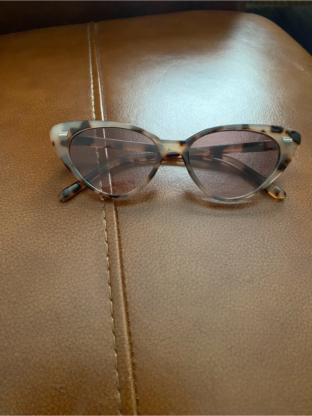 Free People Tortoiseshell Cat Eye SunGlasses  NWT